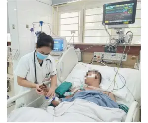 Vụ cháy nhà nghi liên quan sạc xe điện ở Hải Phòng khiến bé gái 16 tháng tuổi tử vong, người chồng vẫn phải thở máy tại Bệnh viện Bạch Mai.