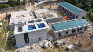Nhà máy nước sạch Mường Lát thi công dang dở, khiến người dân xã vùng biên tiếp tục mòn mỏi chờ nguồn nước sạch.