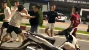 Công an Hà Tĩnh triệu tập nhóm thanh niên liên quan vụ xô xát trên đường Trần Phú sau khi thông tin được đăng tải trên Facebook.