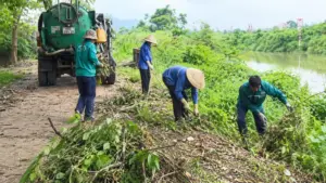 Thanh Hóa thu gom thêm 3.000 tấn rác thải trong một tuần. Tìm hiểu hoạt động vệ sinh môi trường, khơi thông cống rãnh trên địa bàn.