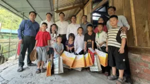 Trao 100 triệu đồng hỗ trợ 5 anh em không nơi nương tựa. Cập nhật nghĩa cử ngay!